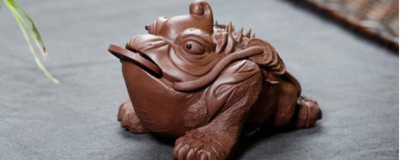 金蟾是癞蛤蟆吗