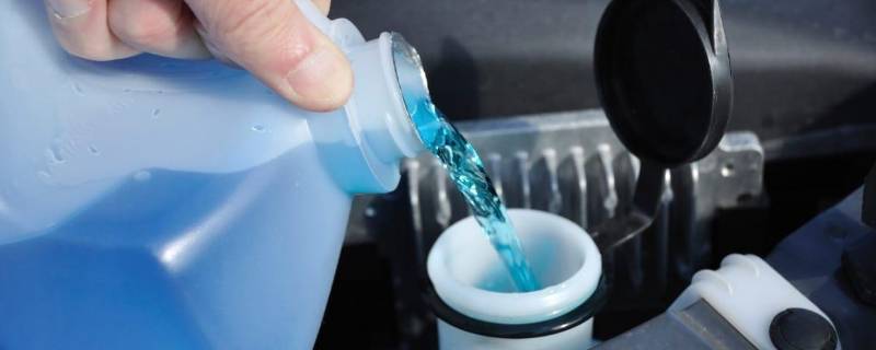 玻璃水冻住了加盐能解冻吗 玻璃水冻了放盐解冻