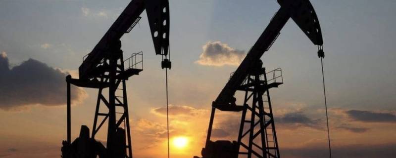 1吨原油能炼多少汽油 一升原油能提炼多少汽油和柴油