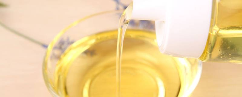 电压力锅做蛋糕用什么油（电压力锅做蛋糕需要刷油吗）