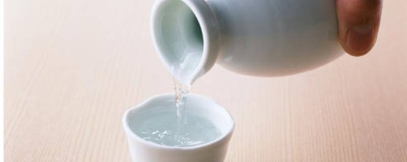 酒精能不能加花露水 酒精兑花露水可以消毒吗