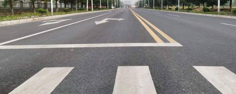 柏油路和水泥路哪个成本高（为什么水泥路要改沥青路）