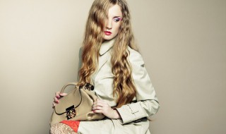 女风衣长度到哪里合适（女人的风衣长度多长合适）