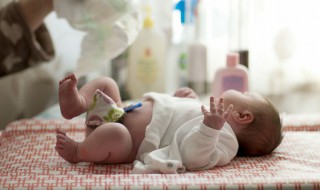 生下来就尿有什么兆头 生下来就尿是什么意思