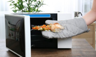 锡纸可以放到微波炉吗（微波炉锡纸）