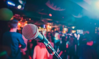 友唱麦克风怎么使用 友唱话筒怎么打开