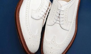 白皮鞋刮破皮了怎么办（白皮鞋刮破皮了怎么办图片）