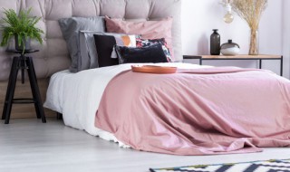 衣架晾被单怎么晒干 衣架晾被单怎么晒干的