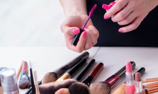 唇釉夏天要放冰箱吗（唇釉能不能放冰箱）