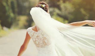 如何挑选婚纱摄影（如何挑选婚纱摄影师）