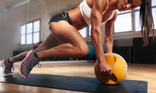 瑜伽垫是条纹朝上吗（瑜伽垫有条纹的在上面还是光滑的在上面）