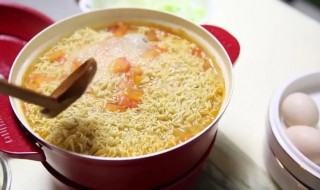 泡面可以放冰箱吗（泡面放冰箱保存还是放在外面）