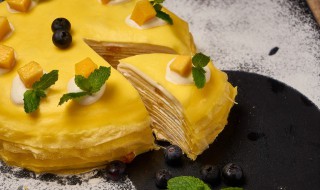 刚做的蛋糕要放冰箱吗（刚做的蛋糕要放冰箱吗为什么）