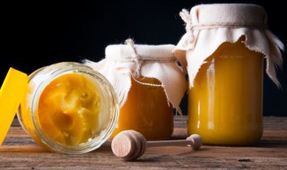 如何辨别蜂蜜的真假 如何辨别蜂蜜的真假成