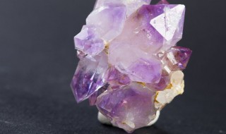 水晶脏了如何清洗 水晶表面的脏东西怎么清洗