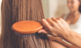 木梳脏了如何清洗 木梳脏了如何清洗视频