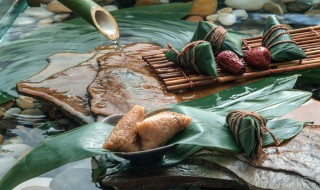 怎么煮粽子叶子不黄(怎么煮粽子叶子不黄窍门)