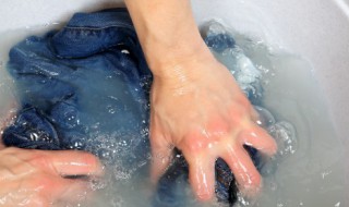 洗衣液要泡多长时间（洗衣液要泡多长时间可以洗衣服）