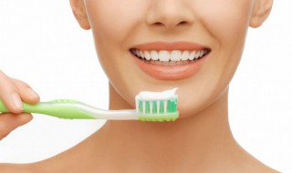 小苏打和牙膏一起刷牙有什么效果 食用小苏打美白牙齿的方法