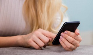 手机壳脏了怎么洗白 手机壳脏了怎么洗白 紫色磨砂透明