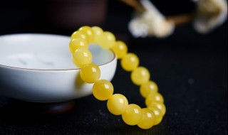 蜜蜡脏了怎么清洗 蜜蜡脏了怎么清洗蜜蜡带时间长了发乌要咋样清洗