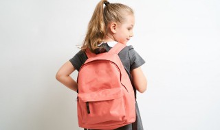 书包脏了怎么洗干净（书包脏了怎么洗干净小妙招）