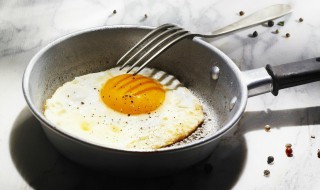 鸡蛋是怎么形成的 鸡蛋是怎么形成的需不需要公鸡