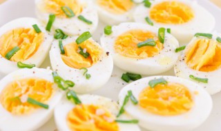 鸡蛋放大米里会怎么样（鸡蛋可以放大米存放吗）